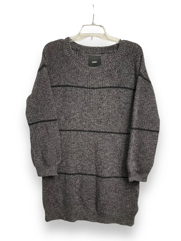 Sweater By Burton In Grey, Size: M