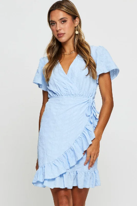 Feminine Dresses for Women in Bold Prints Blue Wrap Dress Short Sleeve V Neck